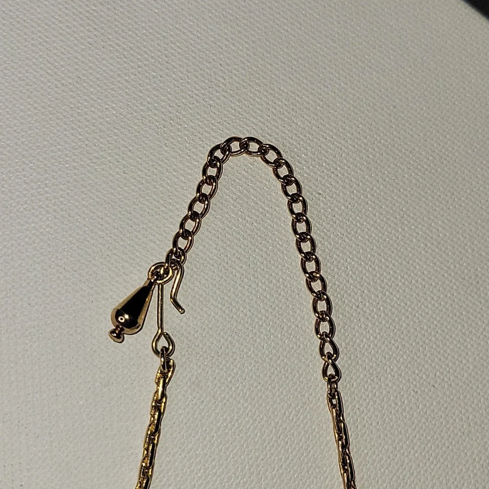 Vintage Rhinstone Gold Floral Bar Pendant Gold Chain Necklace